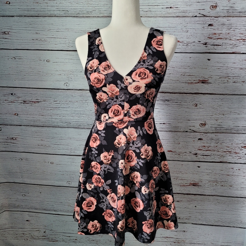 Forever 21 Dark Floral Print Sleeveless Dr…